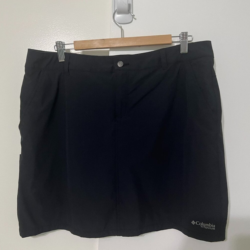 Columbia titanium black skort sz xl